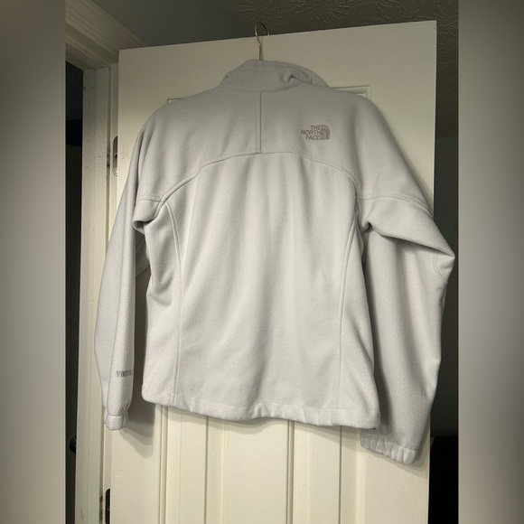 North Face Women’s Windwall Cream and Taupe Jacket - Picture 10 of 10